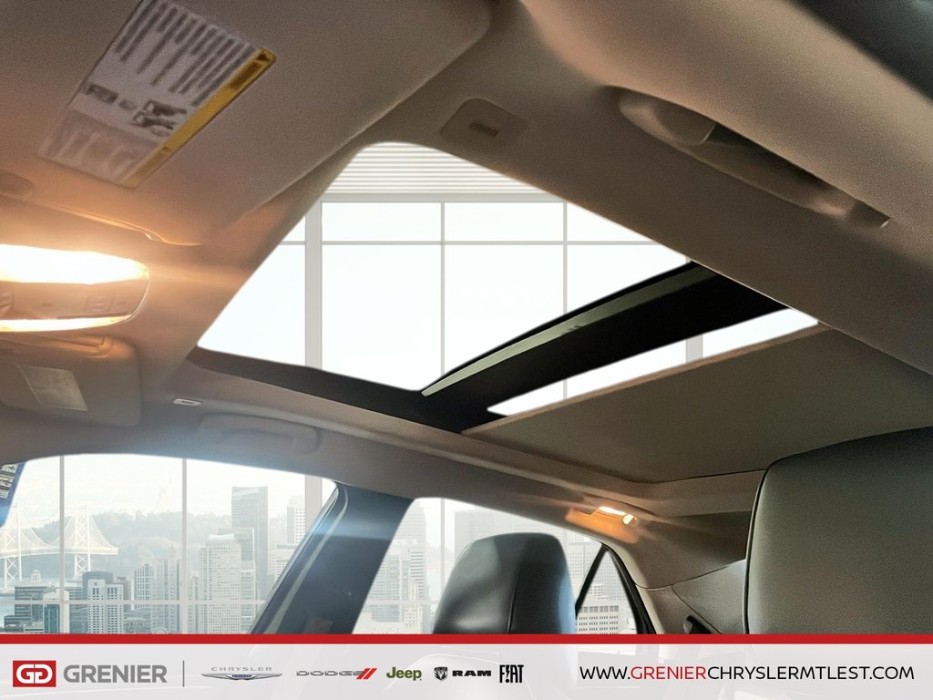 Chrysler 300 TOURING L + AWD + TOIT OUVRANT PANO 2023 à Pointe-Aux-Trembles, Québec - 14 - w1024h768px