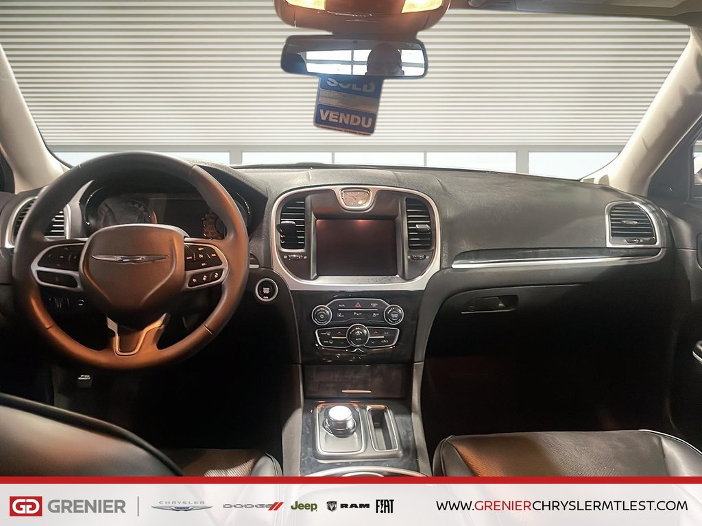 Chrysler 300 TOURING L + AWD + TOIT OUVRANT PANO 2023 à Pointe-Aux-Trembles, Québec - 9 - w1024h768px
