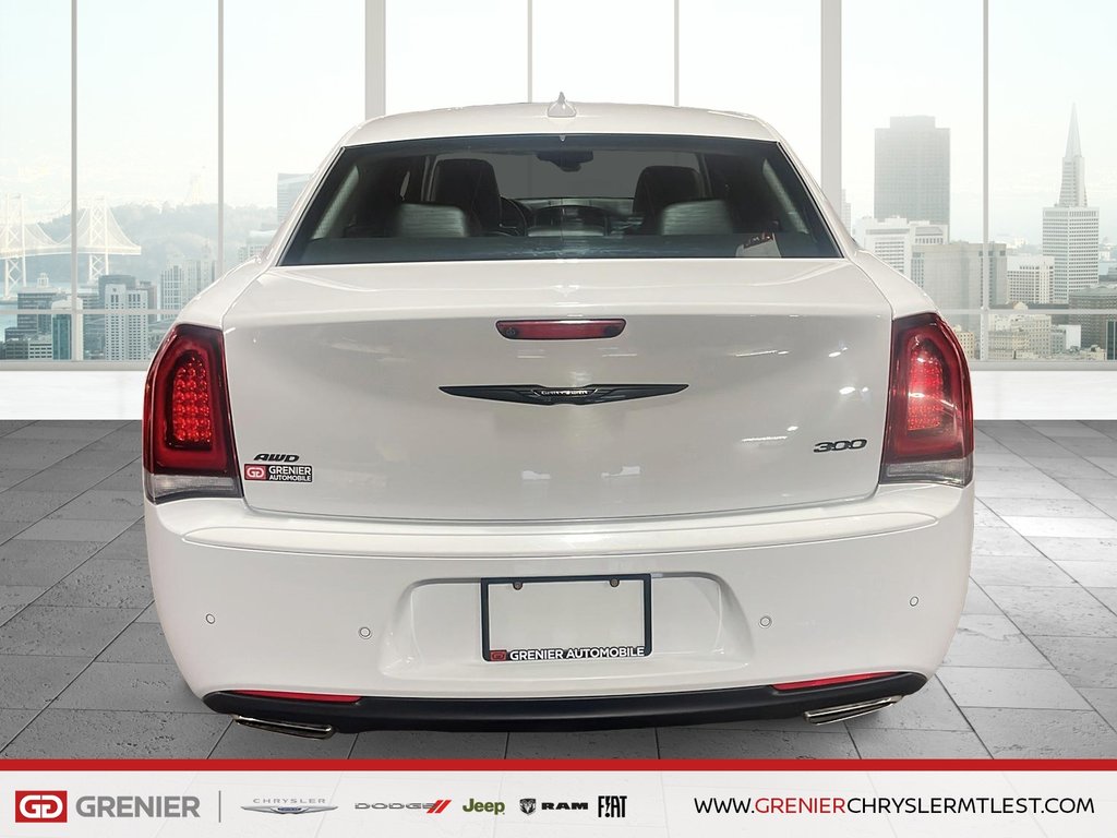 Chrysler 300 TOURING L + AWD + TOIT OUVRANT PANO 2023 à Pointe-Aux-Trembles, Québec - 3 - w1024h768px