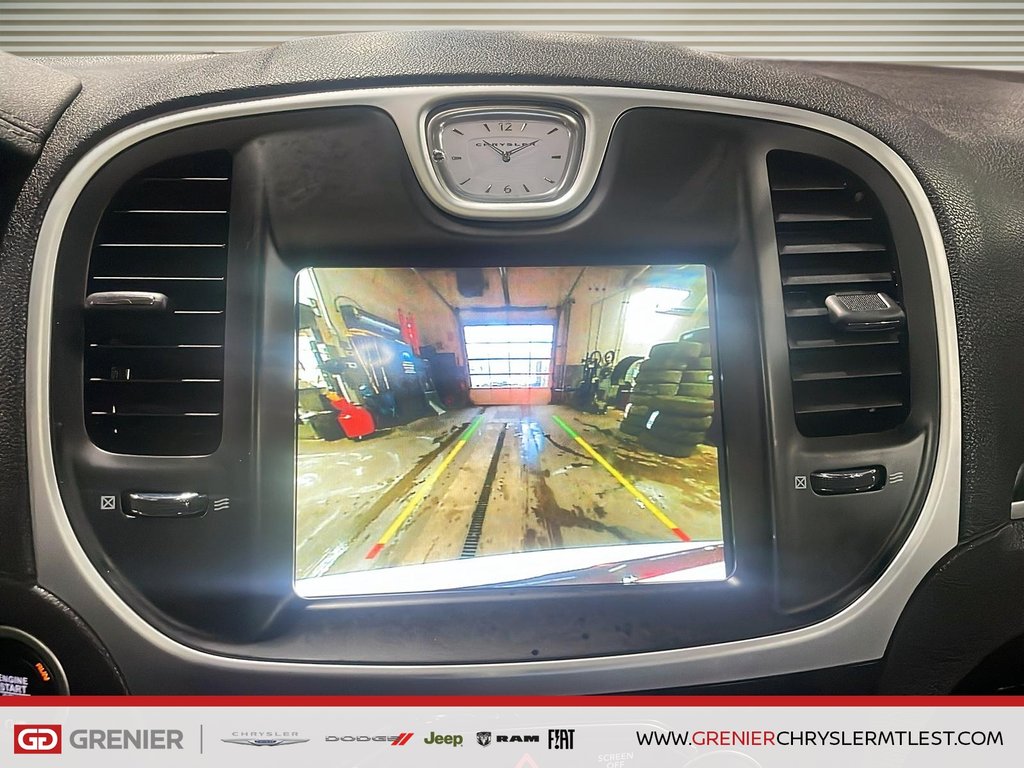 Chrysler 300 TOURING L + AWD + TOIT OUVRANT PANO 2023 à Pointe-Aux-Trembles, Québec - 15 - w1024h768px