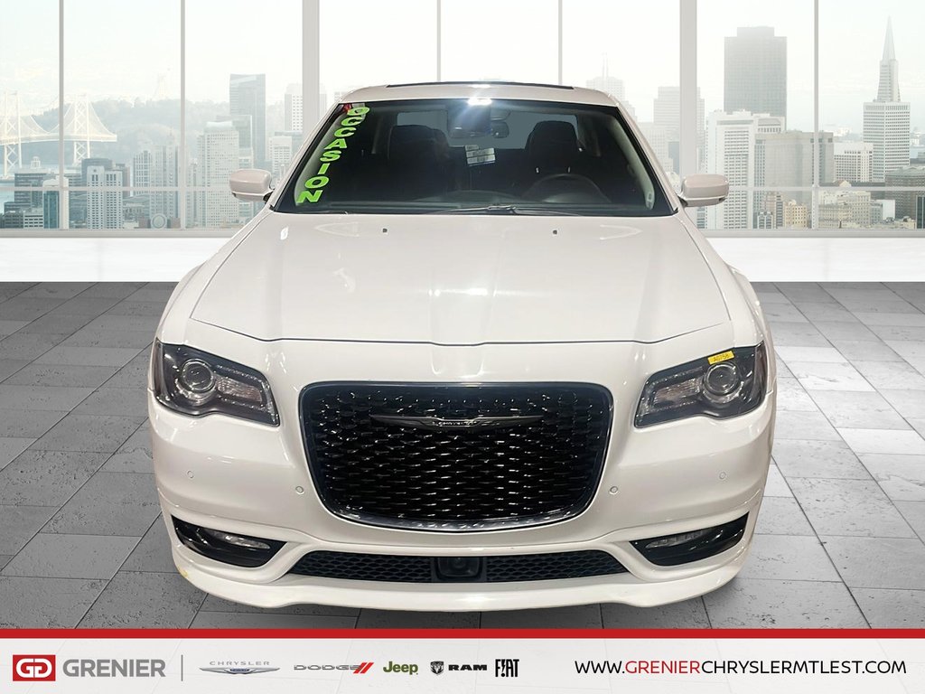 Chrysler 300 TOURING L + AWD + TOIT OUVRANT PANO 2023 à Pointe-Aux-Trembles, Québec - 2 - w1024h768px