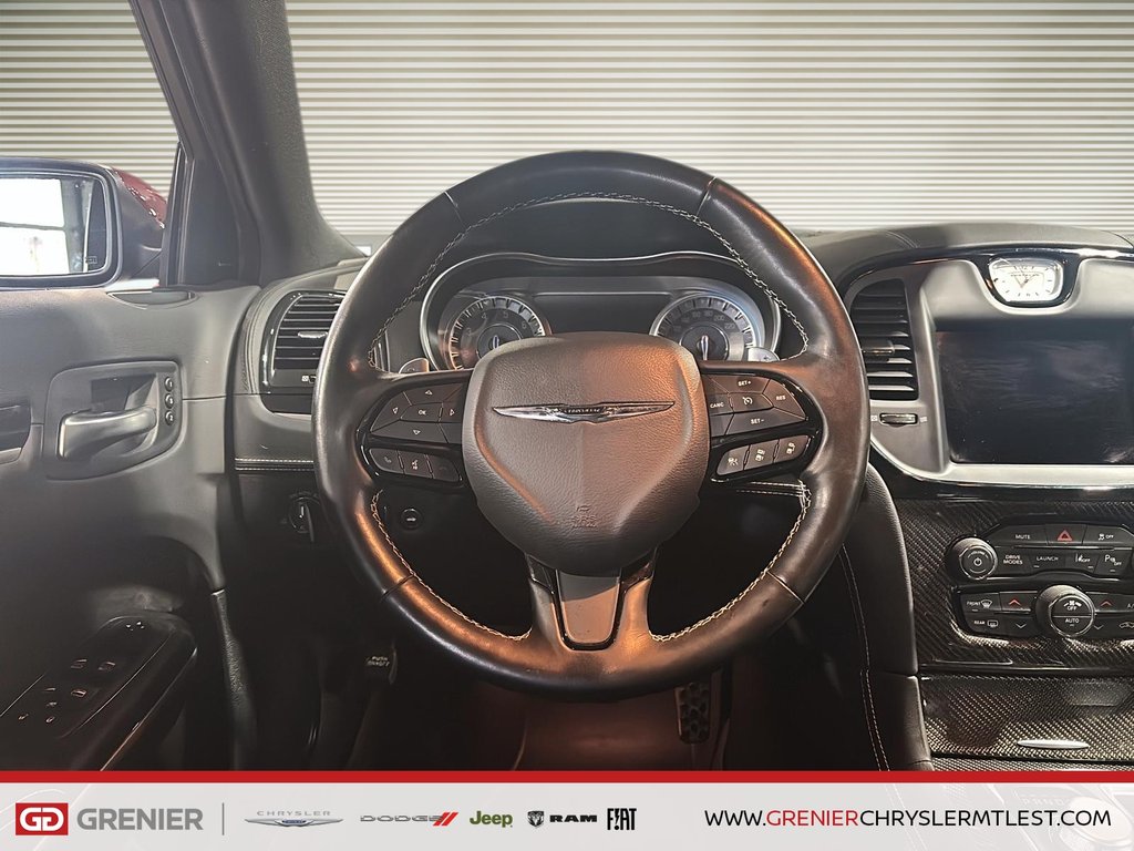 Chrysler 300 300C + RWD + V8 SRT HEMI 6.4L + TOIT OUVRANT PANO 2023 à Pointe-Aux-Trembles, Québec - 9 - w1024h768px
