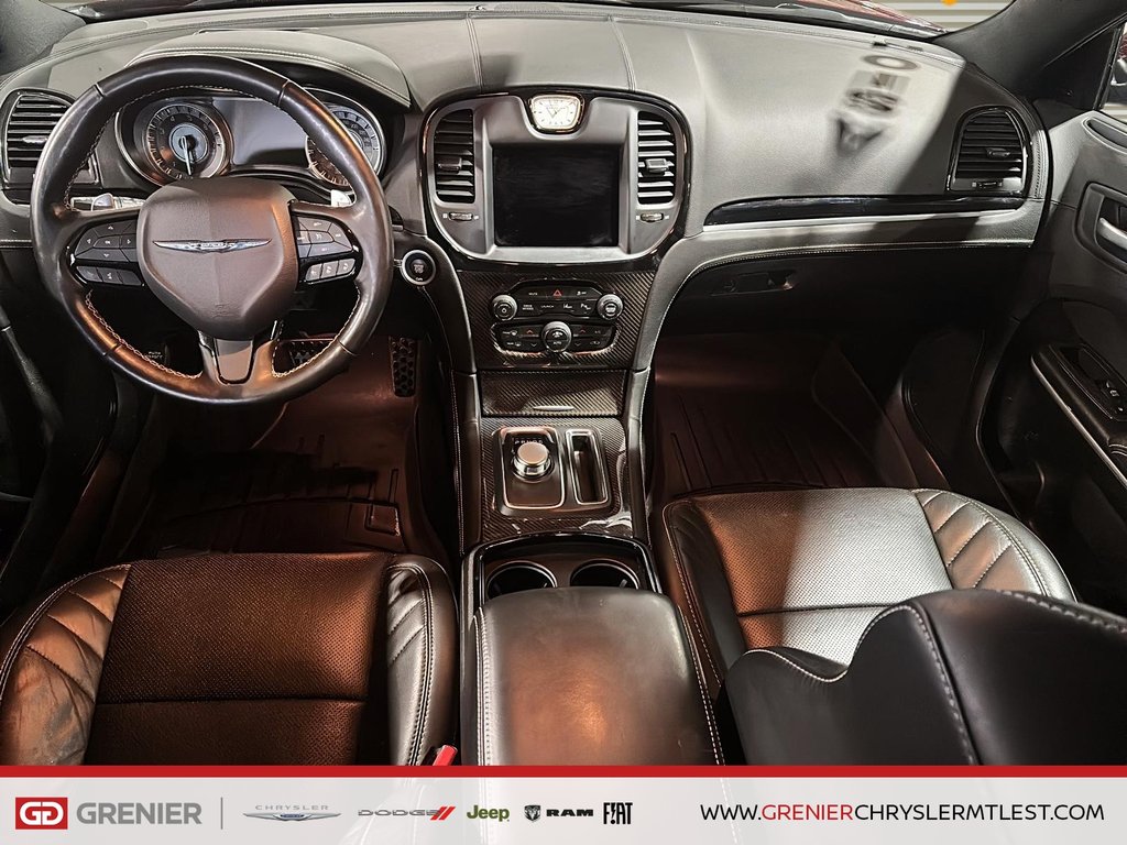 Chrysler 300 300C + RWD + V8 SRT HEMI 6.4L + TOIT OUVRANT PANO 2023 à Pointe-Aux-Trembles, Québec - 8 - w1024h768px