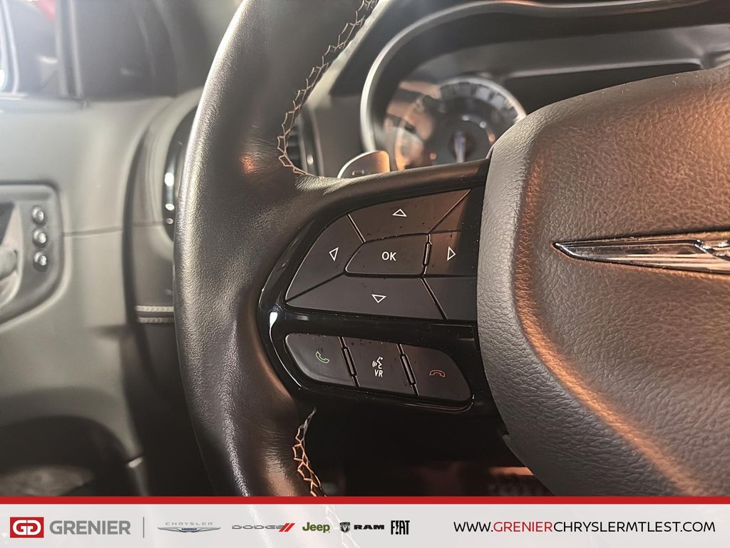 Chrysler 300 300C + RWD + V8 SRT HEMI 6.4L + TOIT OUVRANT PANO 2023 à Pointe-Aux-Trembles, Québec - 11 - w1024h768px