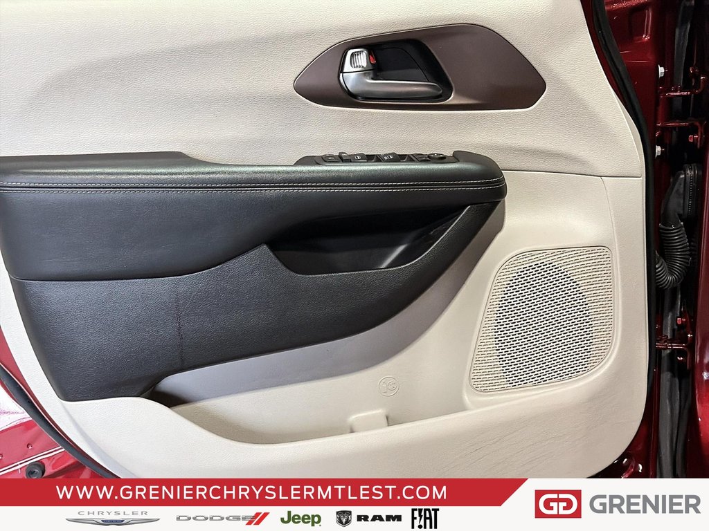 Chrysler Grand Caravan SXT + 7 PASSAGERS + CARPLAY 2021 à Pointe-Aux-Trembles, Québec - 9 - w1024h768px