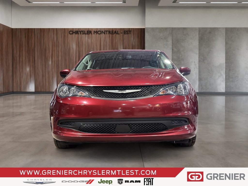 Chrysler Grand Caravan SXT + 7 PASSAGERS + CARPLAY 2021 à Pointe-Aux-Trembles, Québec - 2 - w1024h768px
