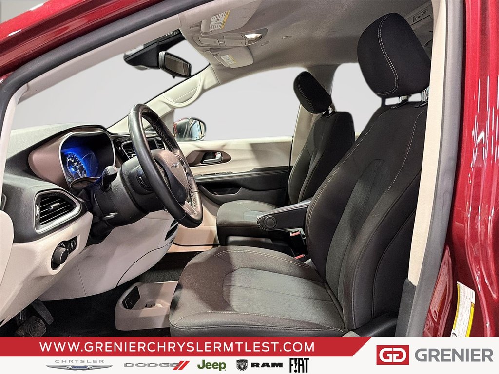 Chrysler Grand Caravan SXT + 7 PASSAGERS + CARPLAY 2021 à Pointe-Aux-Trembles, Québec - 7 - w1024h768px