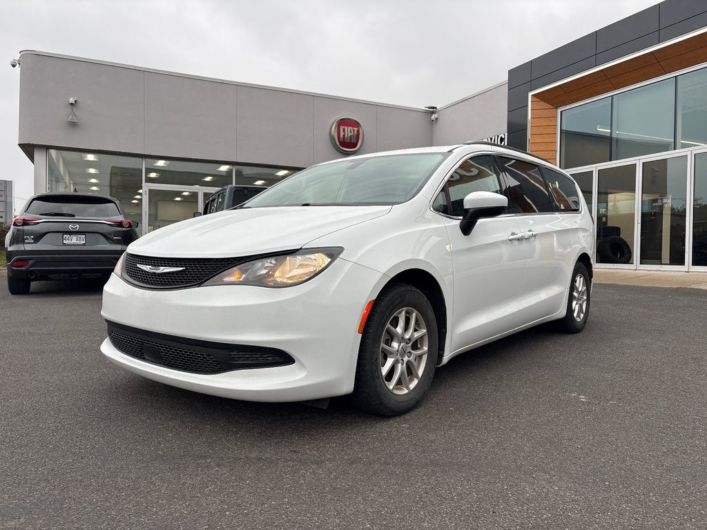 Chrysler Grand Caravan SXT 2022 à Pointe-Aux-Trembles, Québec - 1 - w1024h768px
