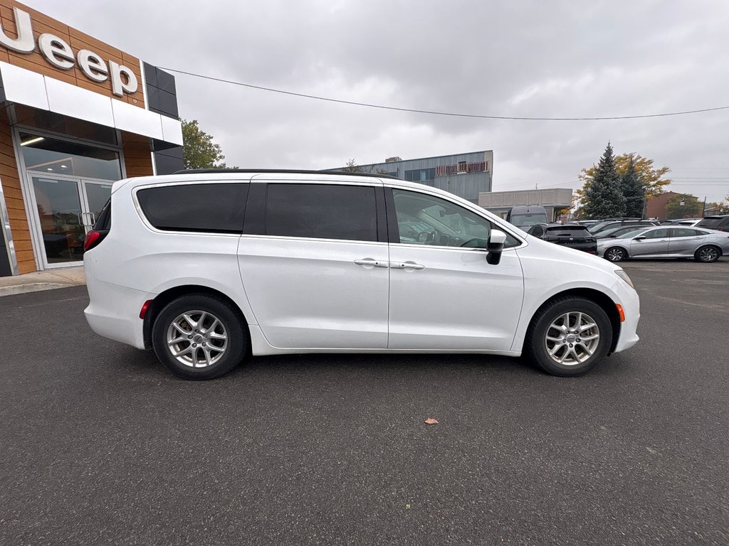 Chrysler Grand Caravan SXT 2022 à Pointe-Aux-Trembles, Québec - 9 - w1024h768px