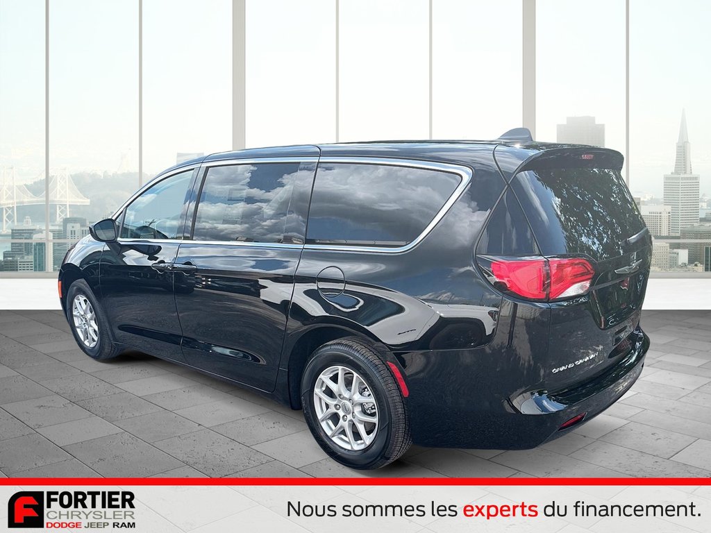 Chrysler Grand Caravan SXT 2024 à Pointe-Aux-Trembles, Québec - 4 - w1024h768px