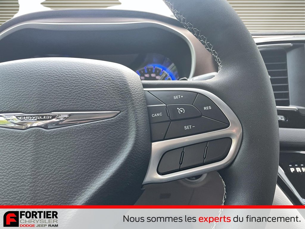 2024 Chrysler Grand Caravan SXT in Pointe-Aux-Trembles, Quebec - 12 - w1024h768px