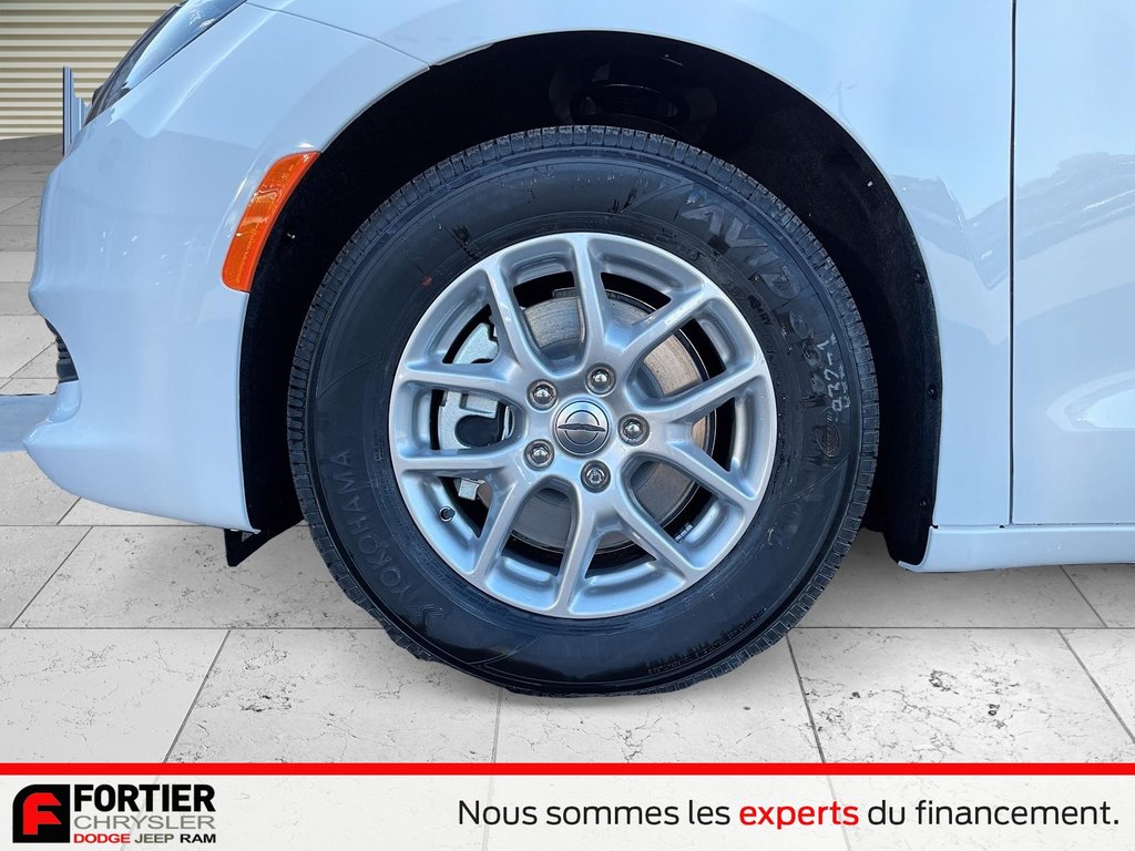 2024 Chrysler Grand Caravan SXT in Pointe-Aux-Trembles, Quebec - 6 - w1024h768px