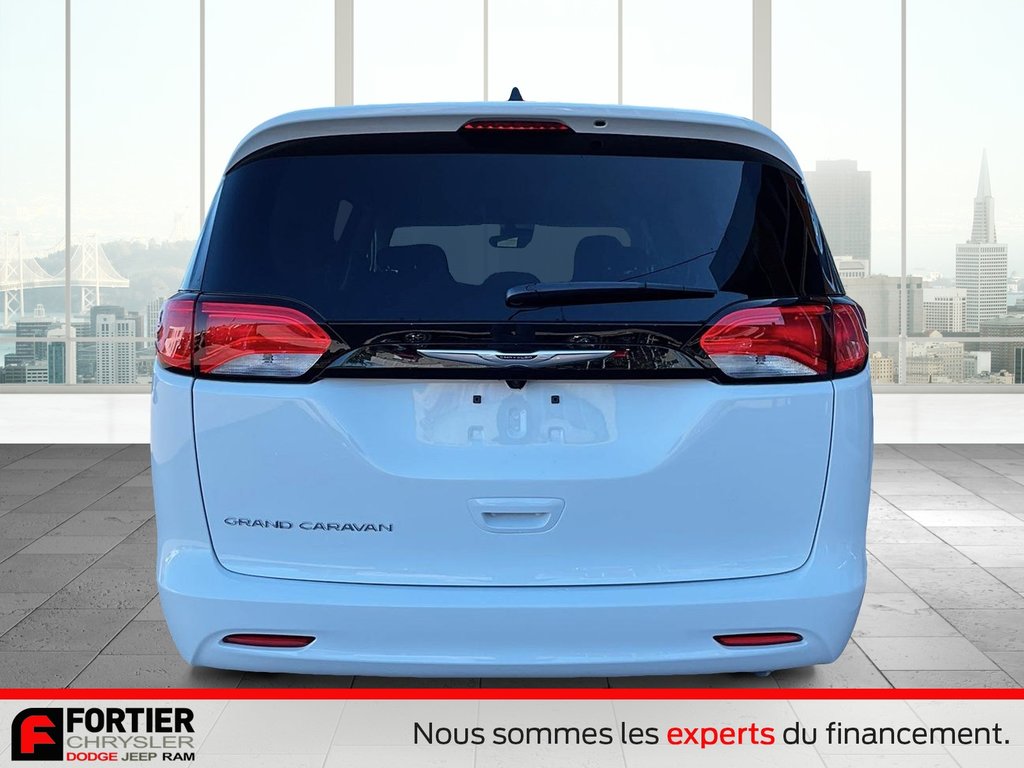 2024 Chrysler Grand Caravan SXT in Pointe-Aux-Trembles, Quebec - 3 - w1024h768px