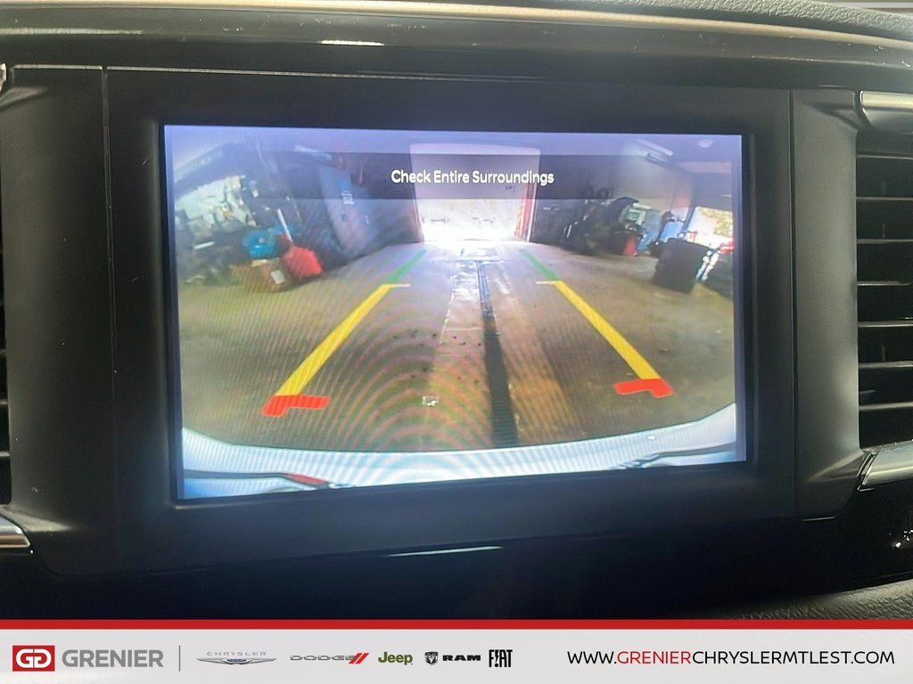 Chrysler Grand Caravan SXT + STOW N GO + CARPLAY 2024 à Pointe-Aux-Trembles, Québec - 12 - w1024h768px