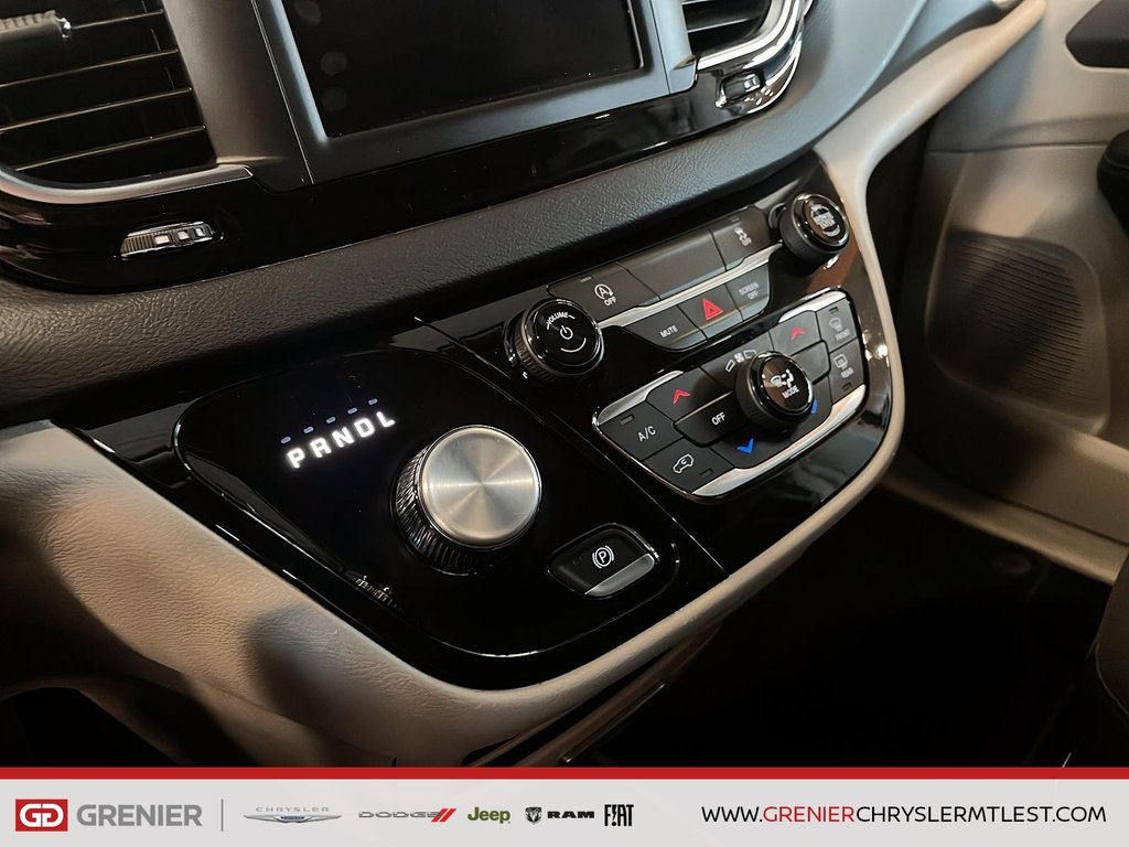 Chrysler Grand Caravan SXT + STOW N GO 3E RANGEE + 2024 à Pointe-Aux-Trembles, Québec - 13 - w1024h768px