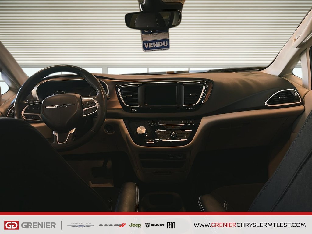 Chrysler Grand Caravan SXT + STOW N GO 3E RANGEE + 2024 à Pointe-Aux-Trembles, Québec - 8 - w1024h768px