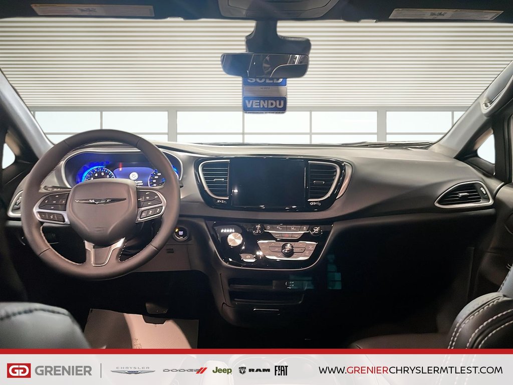 2026 Chrysler Grand Caravan SXT in Pointe-Aux-Trembles, Quebec - 8 - w1024h768px