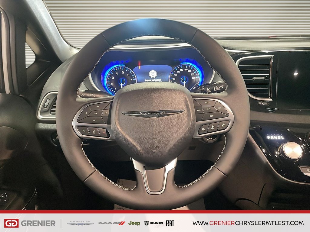 2026 Chrysler Grand Caravan SXT in Pointe-Aux-Trembles, Quebec - 10 - w1024h768px