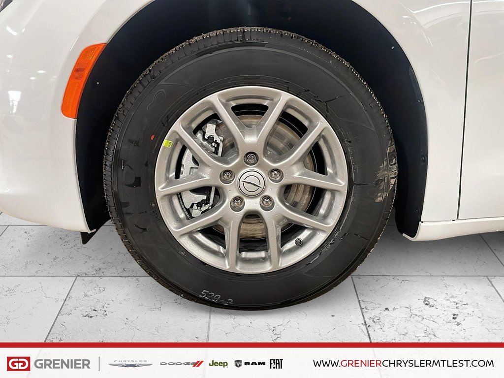 2026 Chrysler Grand Caravan SXT in Pointe-Aux-Trembles, Quebec - 6 - w1024h768px