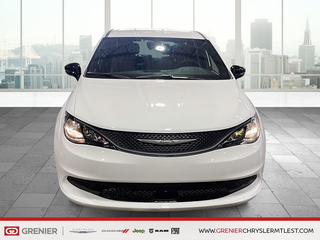 Chrysler Grand Caravan SXT 2026 à Pointe-Aux-Trembles, Québec - 2 - w1024h768px