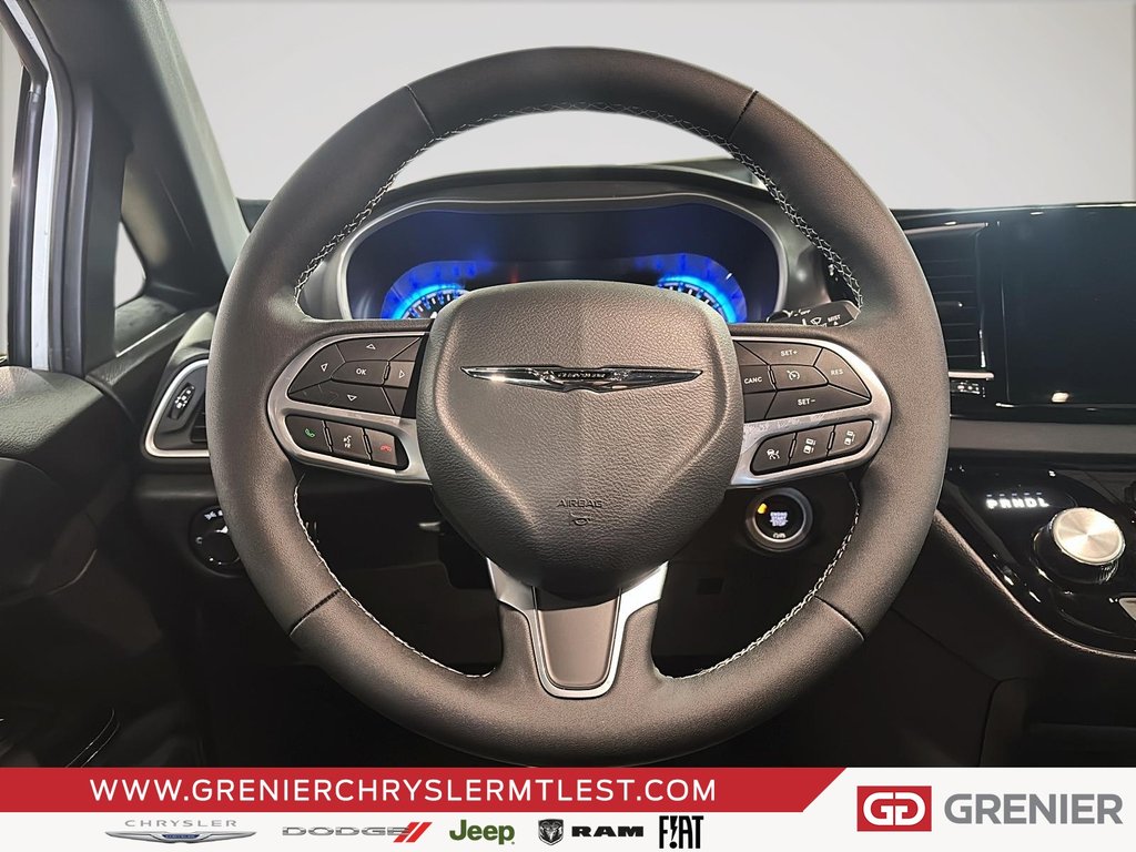 2026 Chrysler Grand Caravan SXT in Pointe-Aux-Trembles, Quebec - 8 - w1024h768px