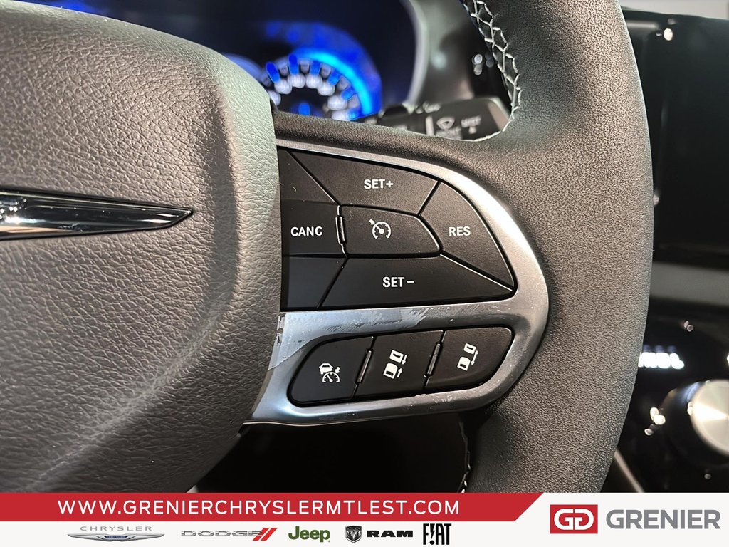 2026 Chrysler Grand Caravan SXT in Pointe-Aux-Trembles, Quebec - 9 - w1024h768px