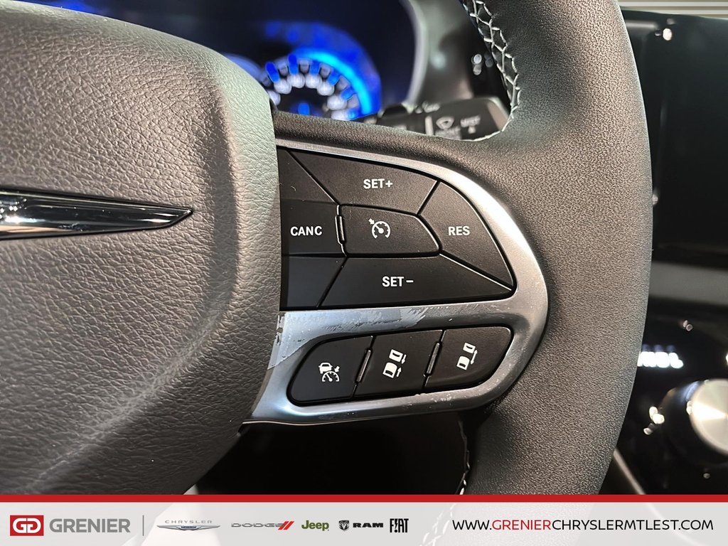 Chrysler Grand Caravan SXT 2026 à Pointe-Aux-Trembles, Québec - 9 - w1024h768px