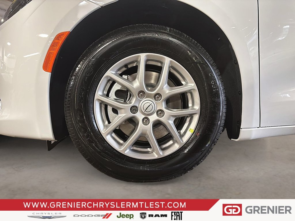 2026 Chrysler Grand Caravan SXT in Pointe-Aux-Trembles, Quebec - 5 - w1024h768px