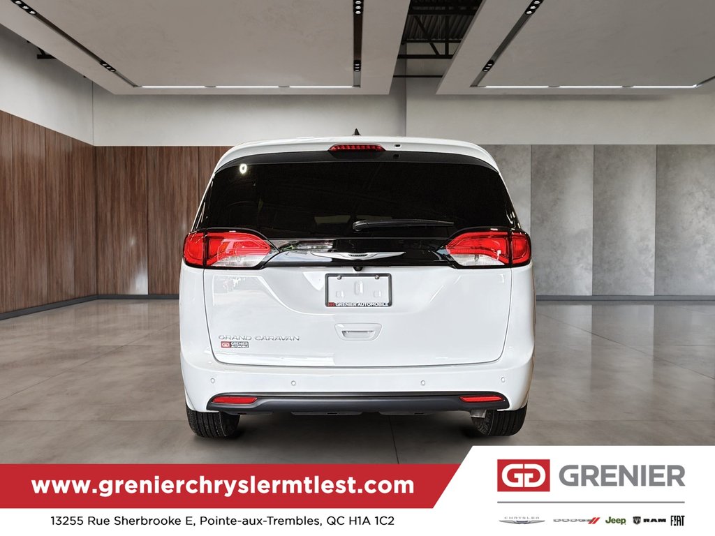 2027 Chrysler Grand Caravan SXT in Pointe-Aux-Trembles, Quebec - 4 - w1024h768px