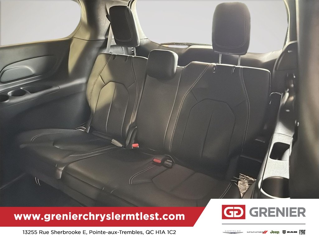 2027 Chrysler Grand Caravan SXT in Pointe-Aux-Trembles, Quebec - 10 - w1024h768px