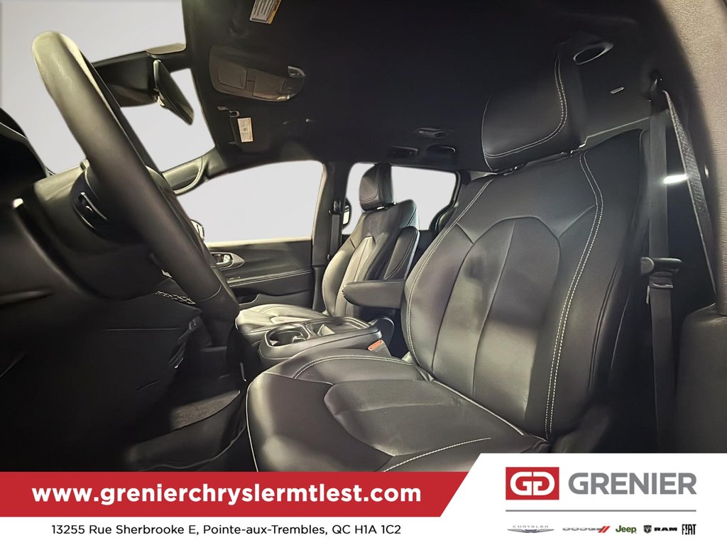 2027 Chrysler Grand Caravan SXT in Pointe-Aux-Trembles, Quebec - 13 - w1024h768px