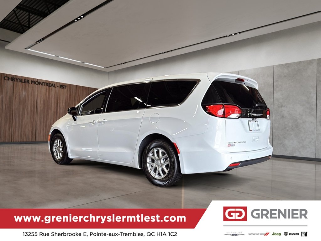 2027 Chrysler Grand Caravan SXT in Pointe-Aux-Trembles, Quebec - 3 - w1024h768px