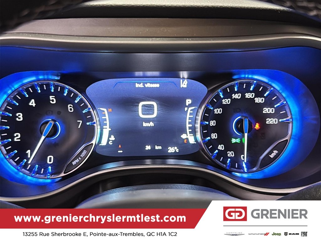2027 Chrysler Grand Caravan SXT in Pointe-Aux-Trembles, Quebec - 17 - w1024h768px