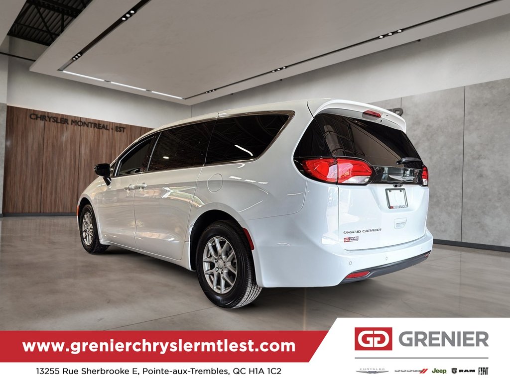 2027 Chrysler Grand Caravan SXT in Pointe-Aux-Trembles, Quebec - 3 - w1024h768px