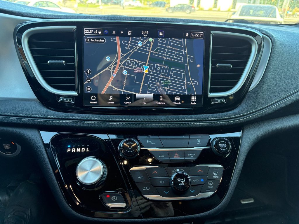 2021 Chrysler Pacifica Hybrid Touring L Plus in Pointe-Aux-Trembles, Quebec - 19 - w1024h768px