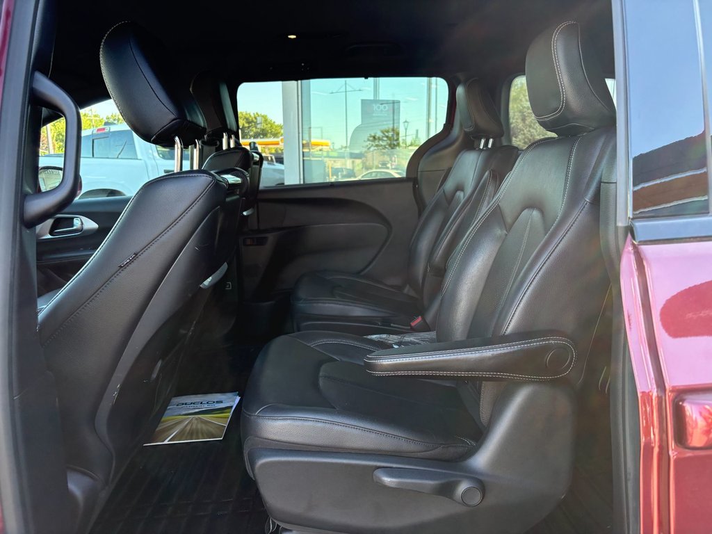 2021 Chrysler Pacifica Hybrid Touring L Plus in Pointe-Aux-Trembles, Quebec - 11 - w1024h768px