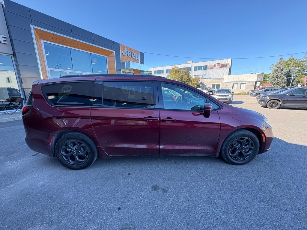 2021 Chrysler Pacifica Hybrid Touring L Plus in Pointe-Aux-Trembles, Quebec - 3 - w1024h768px