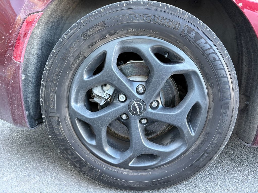 2021 Chrysler Pacifica Hybrid Touring L Plus in Pointe-Aux-Trembles, Quebec - 7 - w1024h768px