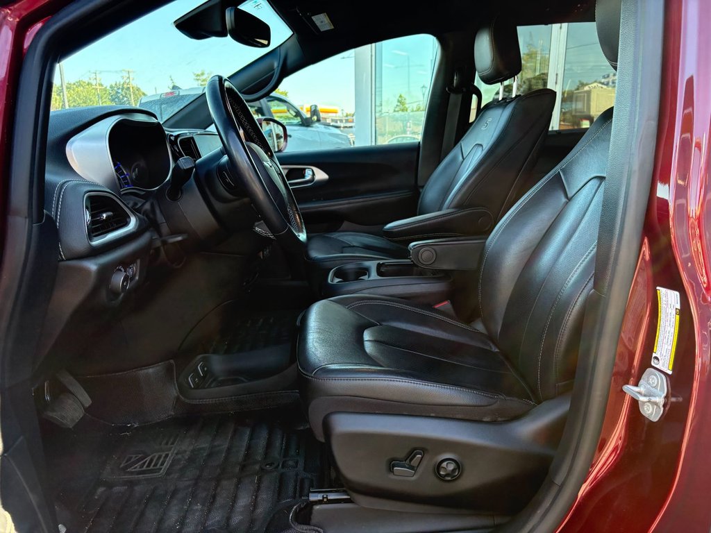 2021 Chrysler Pacifica Hybrid Touring L Plus in Pointe-Aux-Trembles, Quebec - 9 - w1024h768px
