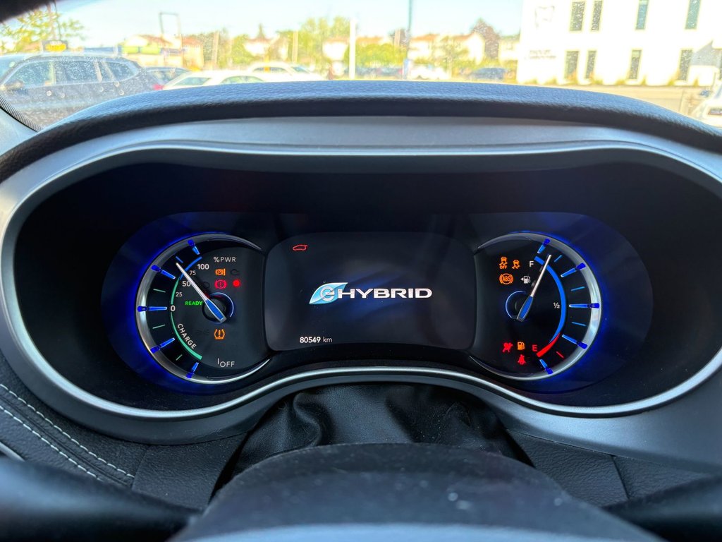 2021 Chrysler Pacifica Hybrid Touring L Plus in Pointe-Aux-Trembles, Quebec - 17 - w1024h768px