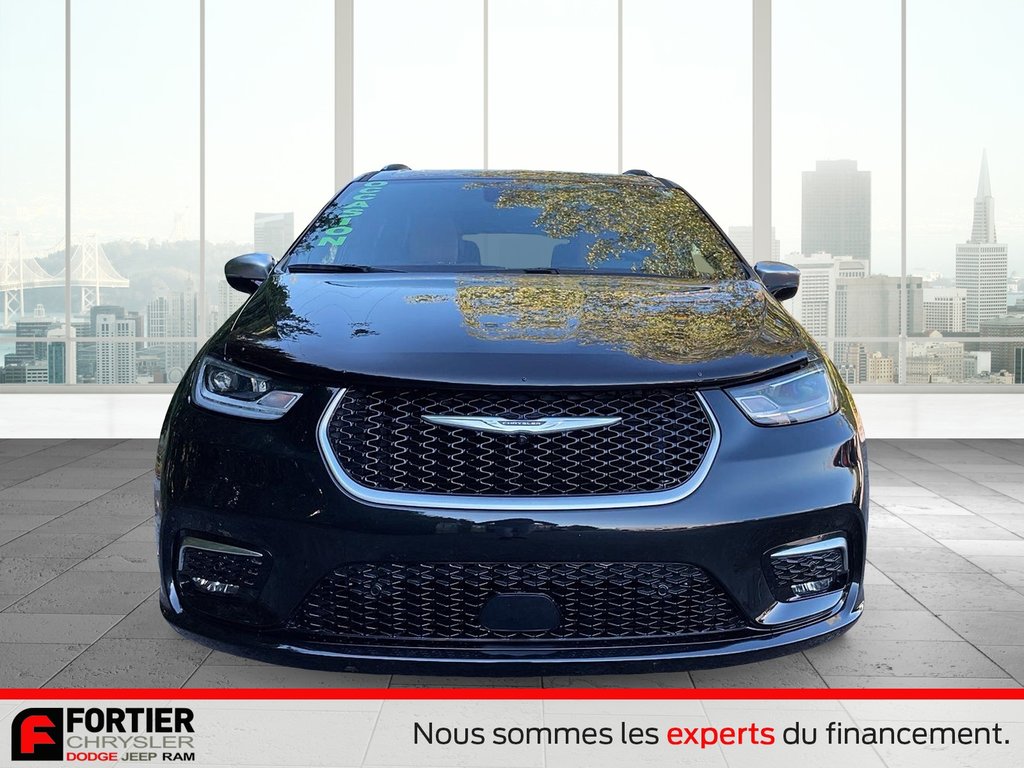 Chrysler Pacifica Hybrid PINNACLE + CUIR + TOIT OUVRANT PANO 2023 à Pointe-Aux-Trembles, Québec - 2 - w1024h768px