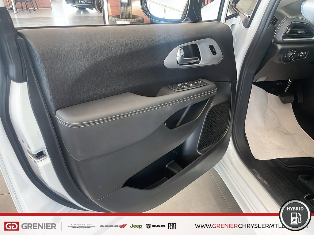 2025 Chrysler Pacifica Hybrid LIMITED S APPEARANCE in Pointe-Aux-Trembles, Quebec - 9 - w1024h768px