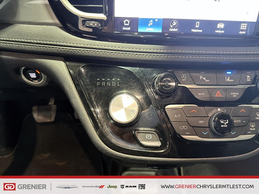 2022 Chrysler Pacifica TOURING L + T/A + ALLURE S + CUIR in Pointe-Aux-Trembles, Quebec - 16 - w1024h768px