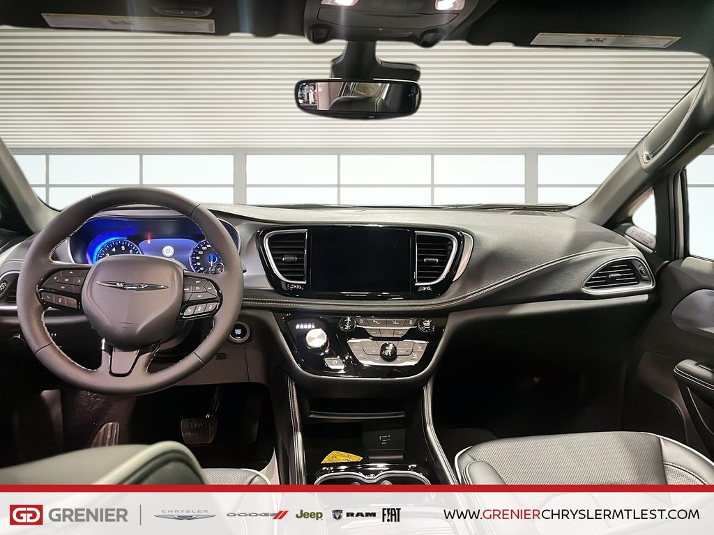 2026 Chrysler Pacifica LIMITED AWD in Pointe-Aux-Trembles, Quebec - 9 - w1024h768px