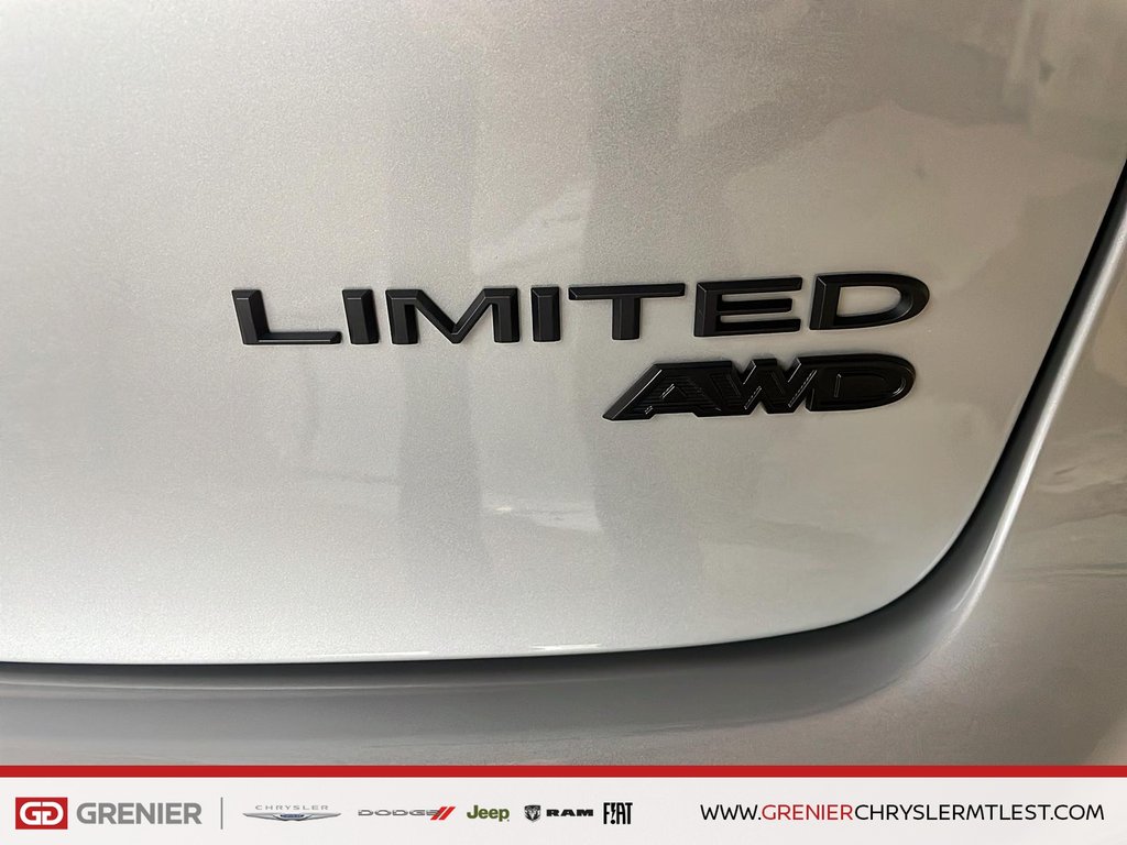 2026 Chrysler Pacifica LIMITED AWD in Pointe-Aux-Trembles, Quebec - 4 - w1024h768px