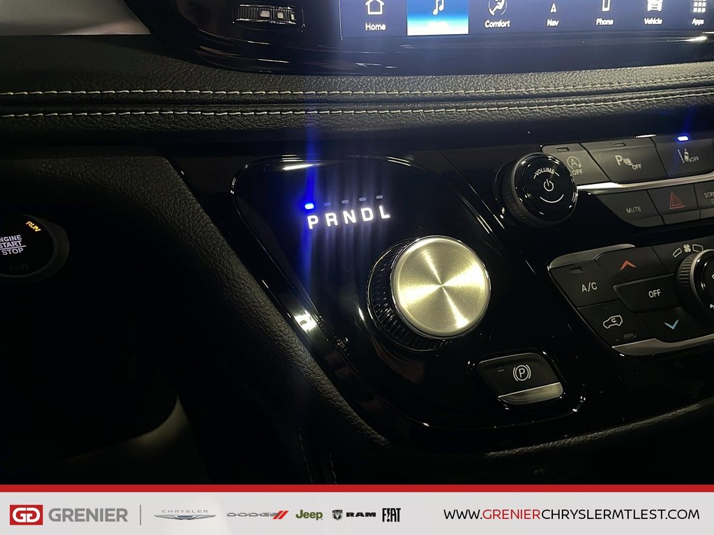 2026 Chrysler Pacifica LIMITED AWD in Pointe-Aux-Trembles, Quebec - 12 - w1024h768px