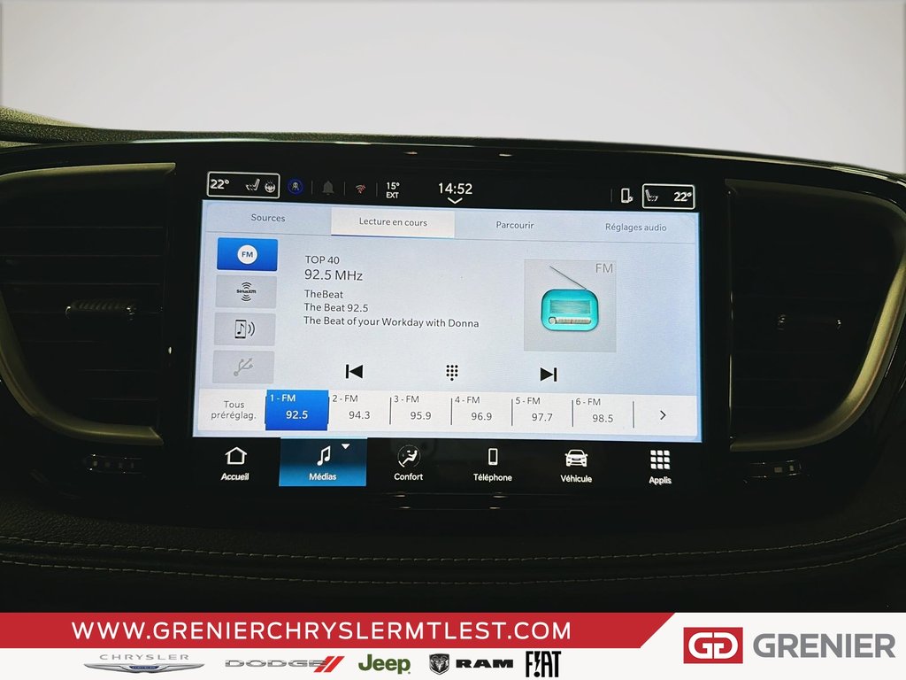 2026 Chrysler Pacifica SELECT AWD in Pointe-Aux-Trembles, Quebec - 14 - w1024h768px