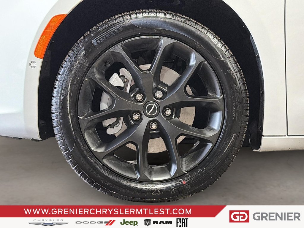 2026 Chrysler Pacifica SELECT AWD in Pointe-Aux-Trembles, Quebec - 6 - w1024h768px