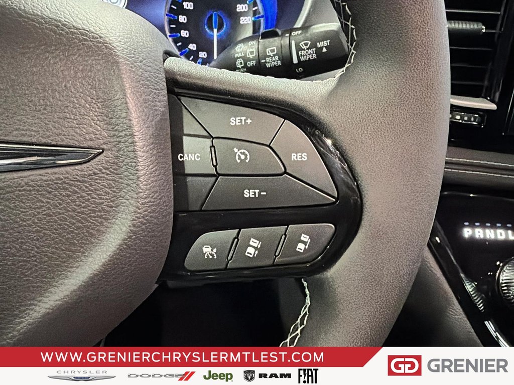 2026 Chrysler Pacifica SELECT AWD in Pointe-Aux-Trembles, Quebec - 11 - w1024h768px