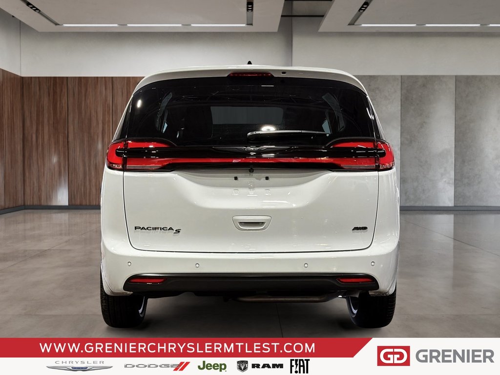 2026 Chrysler Pacifica SELECT AWD in Pointe-Aux-Trembles, Quebec - 3 - w1024h768px